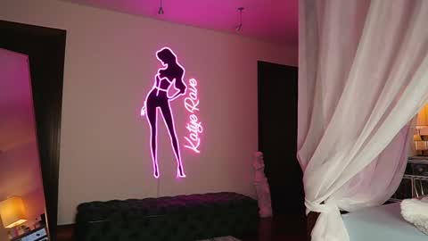 Snapshot of katyerave chatting on October 29, 9:06 pm Katyerave online show from October 29, 9:06 pm