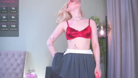 Mia  Lovense is active Private is Open online show from January 19, 2:06 pm
