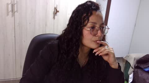 Snapshot of kawit1 chatting on January 1, 3:13 am Khawit online show from January 1, 3:13 am