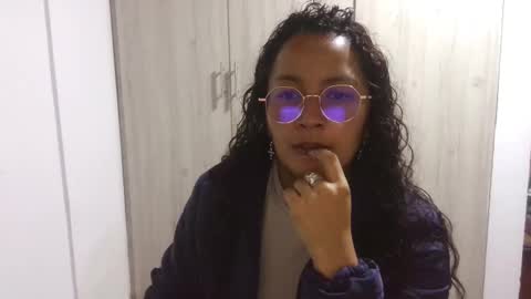 Snapshot of kawit1 chatting on March 11, 9:59 pm Khawit online show from March 11, 9:59 pm