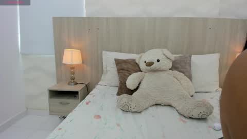   online show from October 20, 11:35 am