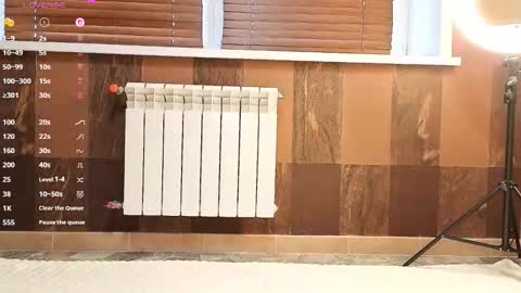 kaycee__ online show from October 25, 6:10 am