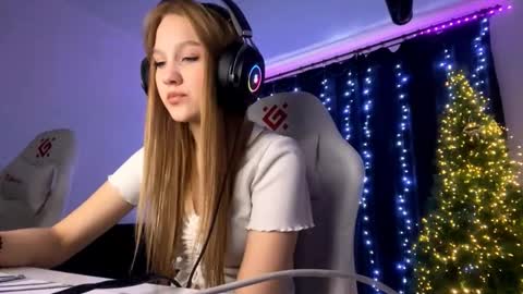 Amia online show from January 13, 9:24 am