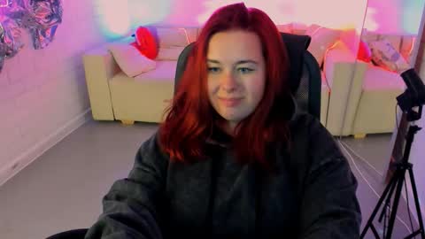 The woman of your dreams online show from October 5, 2:22 pm