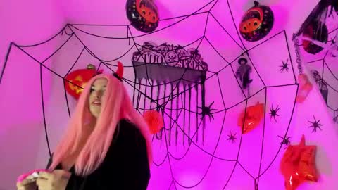 Snapshot of kaylahank chatting on October 30, 11:55 am kaylahank online show from October 30, 11:55 am