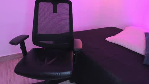      K A Y L A      online show from September 21, 5:33 pm