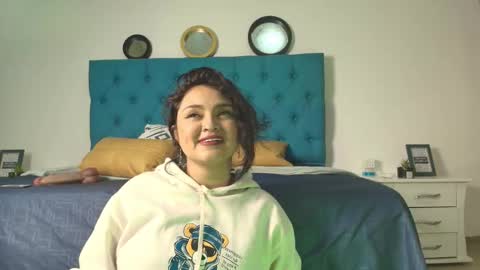 KAYLA  DAMIAN online show from February 13, 5:37 am