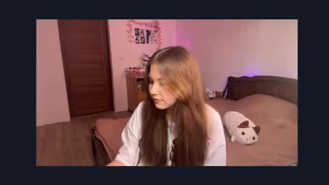 Nyelle online show from May 31, 3:51 pm