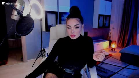 Snapshot of kaylee____77 chatting on December 4, 4:27 pm kaylee online show from December 4, 4:27 pm