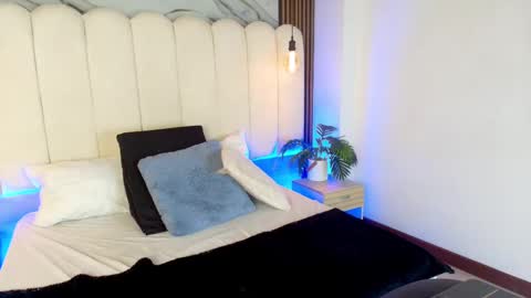 Snapshot of kaylee_jones chatting on September 9, 8:52 pm kaylee_jones online show from September 9, 8:52 pm