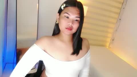 Snapshot of kayleepinay chatting on February 12, 4:33 am Y O U R F U T U R E K A Y L E E online show from February 12, 4:33 am