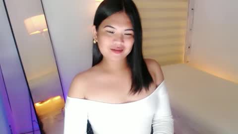 Snapshot of kayleepinay chatting on February 6, 8:39 am Y O U R F U T U R E K A Y L E E online show from February 6, 8:39 am