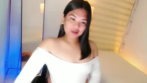Snapshot of kayleepinay chatting on February 13, 1:19 am Y O U R F U T U R E K A Y L E E online show from February 13, 1:19 am