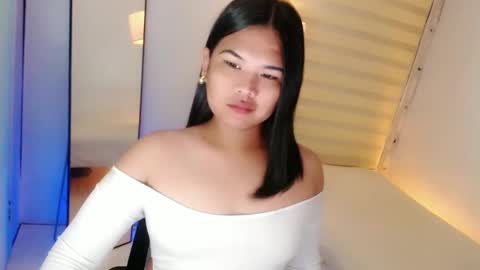 Snapshot of kayleepinay chatting on February 10, 1:57 am Y O U R F U T U R E K A Y L E E online show from February 10, 1:57 am