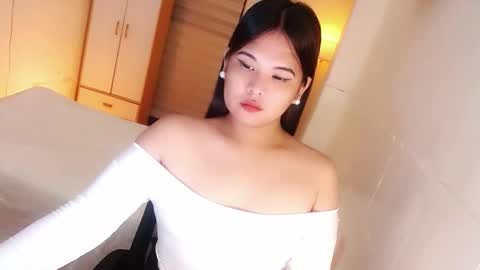 Y O U R        F U T U R E       K A Y L E E  online show from October 17, 7:50 pm