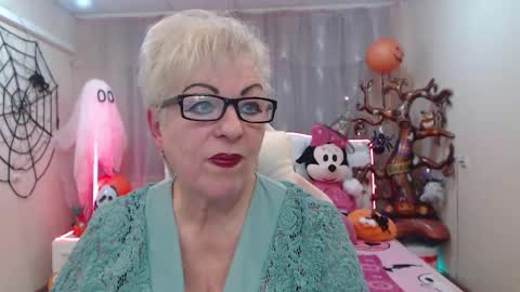 Snapshot of kaylesmoll chatting on October 22, 6:57 pm kaylesmoll online show from October 22, 6:57 pm