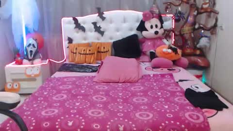 Snapshot of kaylesmoll chatting on October 21, 6:56 pm kaylesmoll online show from October 21, 6:56 pm