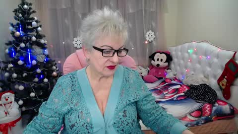 kaylesmoll online show from January 3, 7:18 pm