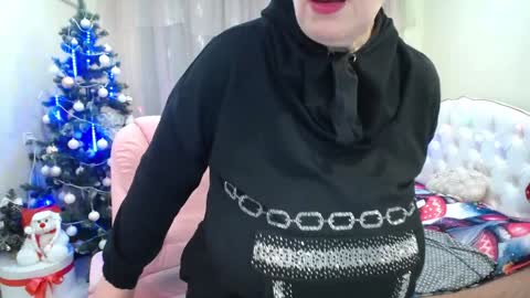 kaylesmoll online show from December 15, 7:31 pm