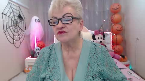 Snapshot of kaylesmoll chatting on October 11, 6:54 pm kaylesmoll online show from October 11, 6:54 pm