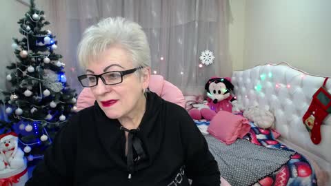 kaylesmoll online show from December 29, 5:31 am