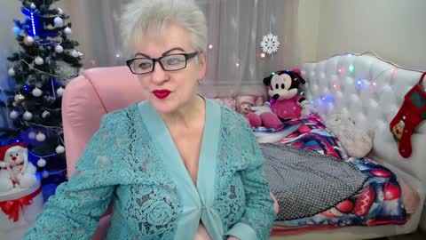 kaylesmoll online show from December 27, 7:24 pm