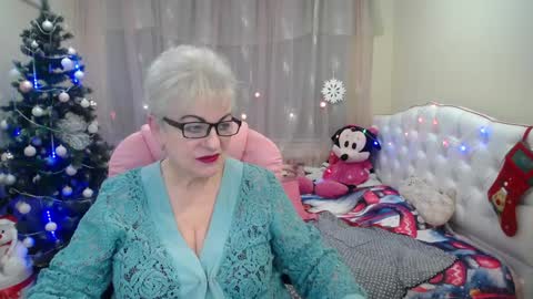 kaylesmoll online show from December 21, 5:47 am