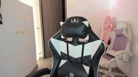 kaylie online show from October 6, 11:05 am