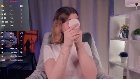 Snapshot of kaylisse chatting on October 9, 8:29 am Hi Im Arina 3 online show from October 9, 8:29 am