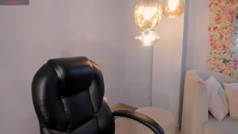 Kay online show from February 26, 3:38 am