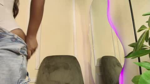 keila online show from October 1, 3:06 pm