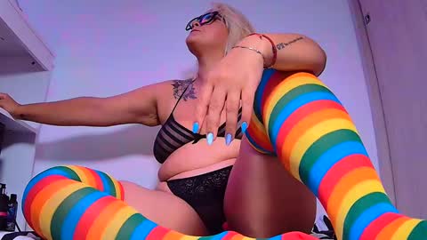 keirabbw online show from December 13, 1:48 am