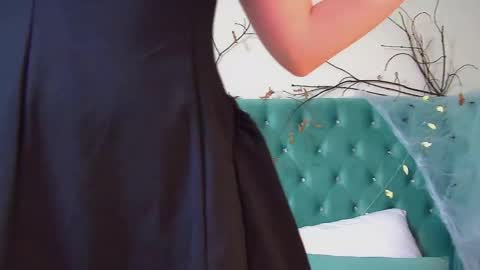 Snapshot of keiraace chatting on November 2, 6:17 am Keira online show from November 2, 6:17 am