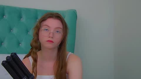 Snapshot of keiraace chatting on October 3, 7:19 pm Keira online show from October 3, 7:19 pm