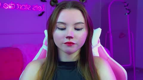 Snapshot of keiraace chatting on October 23, 6:25 pm Keira online show from October 23, 6:25 pm