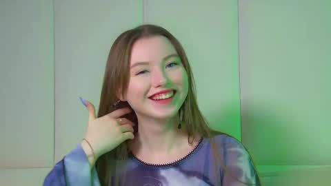 Snapshot of keiraace chatting on October 20, 6:33 pm Keira online show from October 20, 6:33 pm