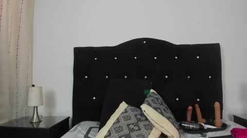   online show from November 15, 11:44 am