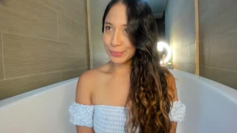 keiry_gonzalez11_aws online show from October 29, 2:49 am