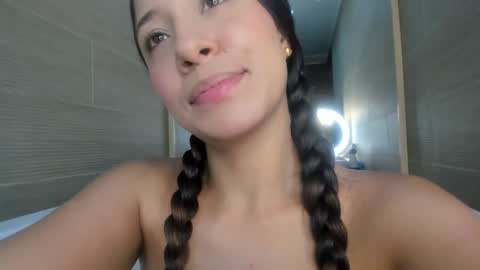 keiry_gonzalez11_aws online show from October 8, 1:43 am