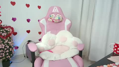   online show from February 12, 11:51 pm
