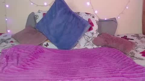 Snapshot of keisy_x chatting on February 14, 3:36 pm karo online show from February 14, 3:36 pm