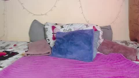 Snapshot of keisy_x chatting on February 12, 6:09 pm karo online show from February 12, 6:09 pm