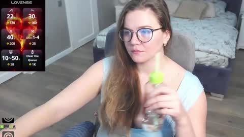 Snapshot of kellielowie chatting on February 20, 9:00 am kellielowie online show from February 20, 9:00 am