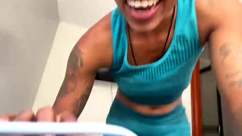 kelly__thomson online show from January 16, 7:10 pm