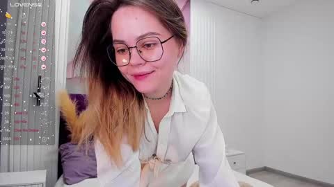 Snapshot of kelly_cuutie chatting on January 24, 1:46 am Kelly online show from January 24, 1:46 am