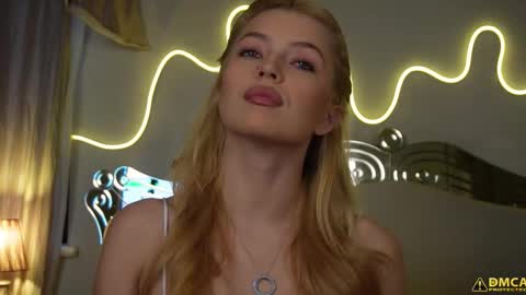 kelly_peachpiee online show from November 12, 5:38 am