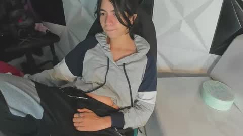 Snapshot of kelly_queenpussy chatting on October 15, 2:36 am KEY online show from October 15, 2:36 am