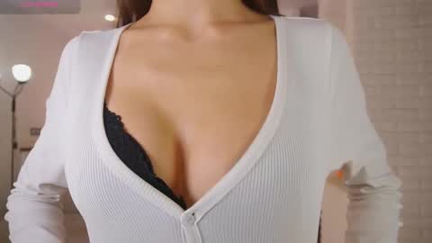 Kelly online show from October 17, 8:34 pm