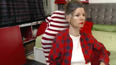 kelly online show from December 18, 2:49 am