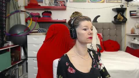 kelly online show from February 14, 6:40 pm